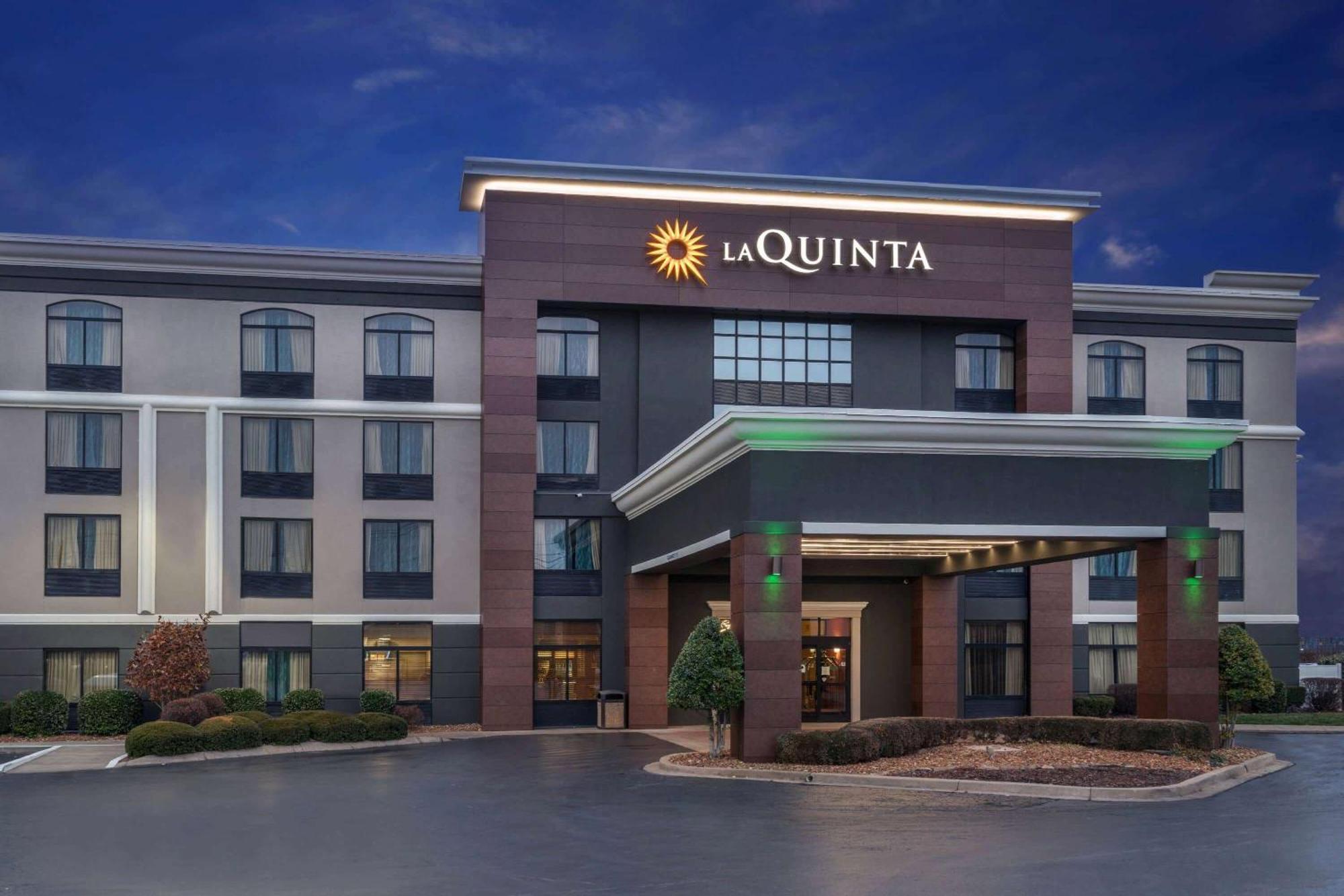 La Quinta By Wyndham Clarksville Exterior photo